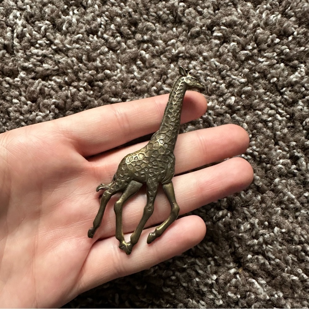 Vintage JJ Giraffe Brooch Gold Tone